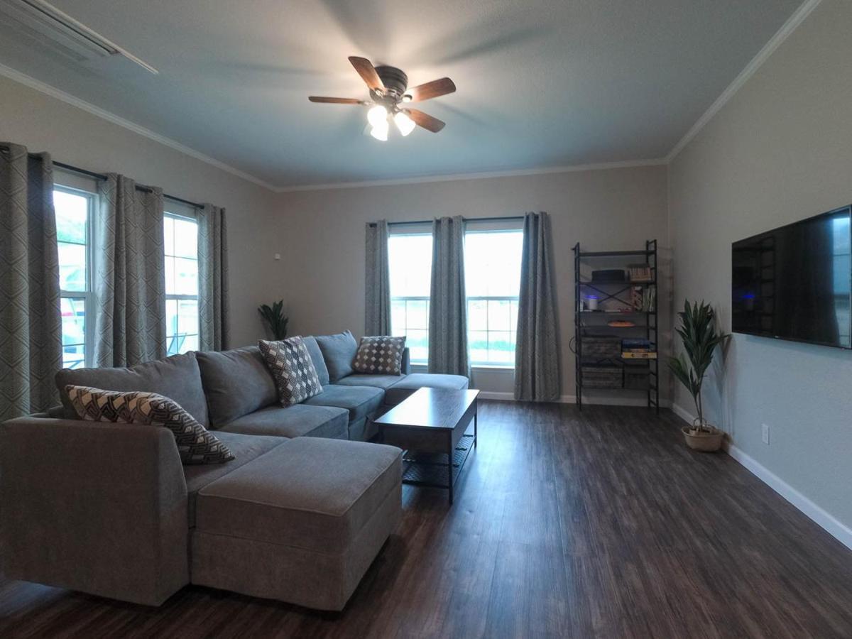 Luxury Near - Wifi A/c Holiday home